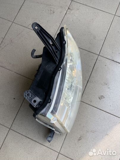 Фара левая ксенон Pajero 4