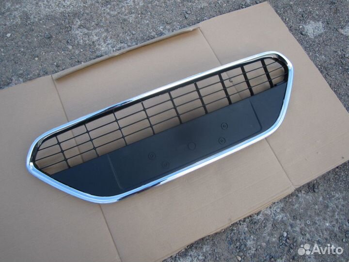 Решётка переднего бампера с хром Ford Focus 2 рест