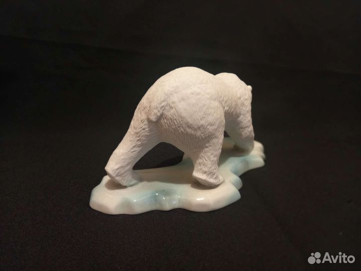 Фарфоровая статуэтка бисквит