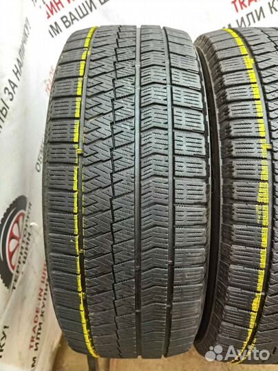 Bridgestone Blizzak VRX2 215/55 R17 94Q