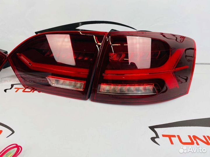 Стоп сигналы Volkswagen Jetta W0216