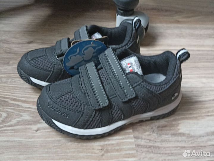 Новые кроссовки viking 27