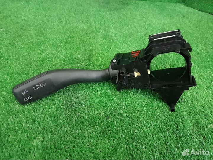 Подрулевой переключатель поворотников Audi A4 8E