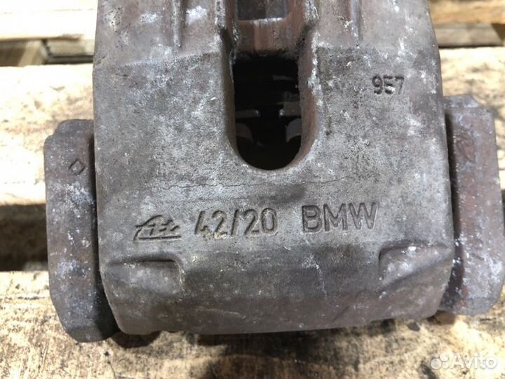 Суппорт тормозной задний правый Bmw 5 E60 N52B25