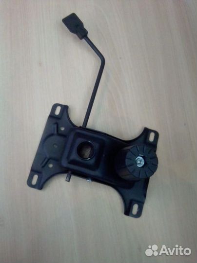 Механизм качания для компьютерного кресла