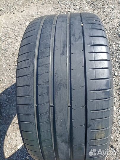 Pirelli P Zero PZ4 31.5/35 R21