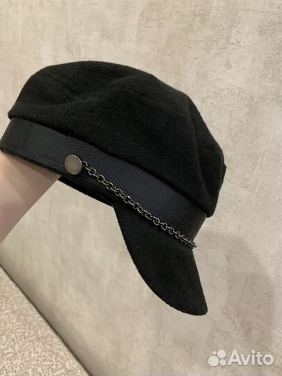 Кепки новые