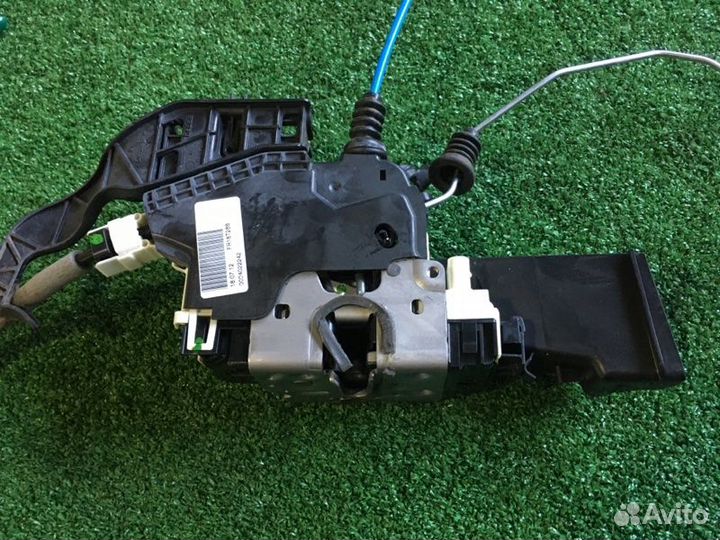 Замок двери передний правый Mercedes-Benz B-Class