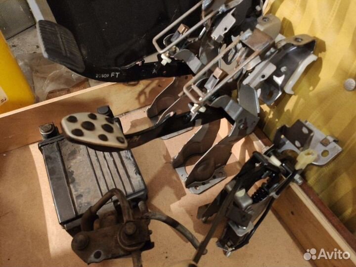 Педали subaru forester sg5