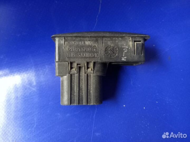 Кнопка стеклоподъемника