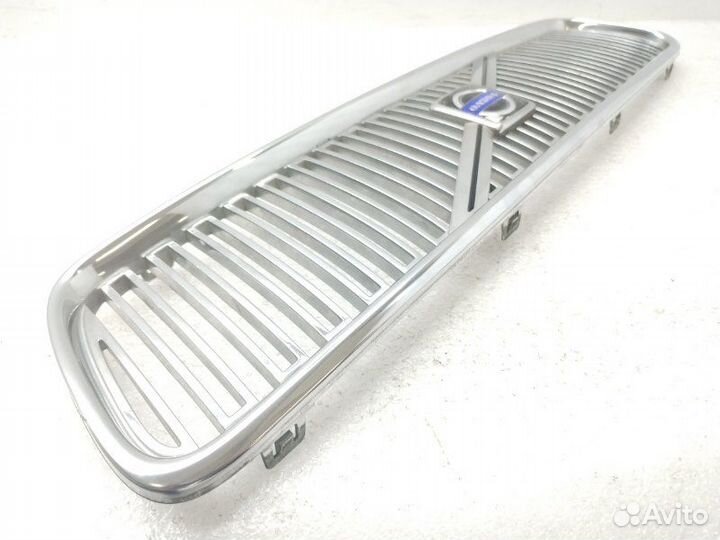 Решетка радиатора передняя Volvo S40 2006