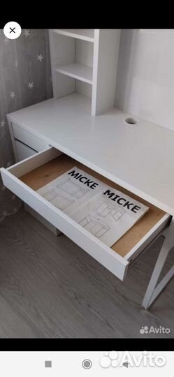 Детский туалетный столик