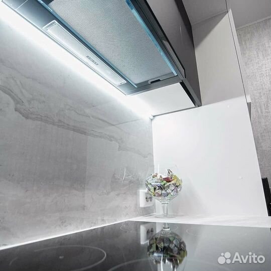 Угловая кухня на заказ. Фабрика в Москве