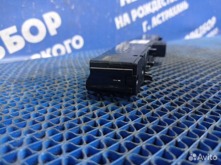 Блок кнопок Opel Astra Gtc купе Z18XER 2008