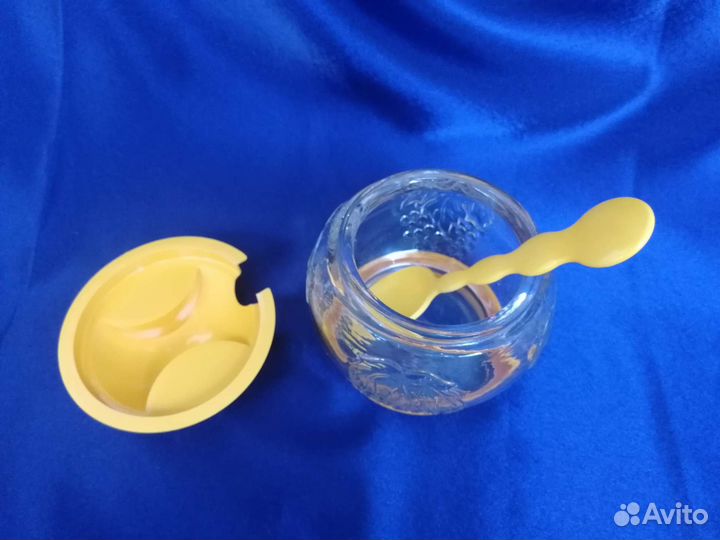 Набор чайник и сахарница