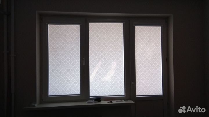 Жалюзи рулонные на окна ажур белый