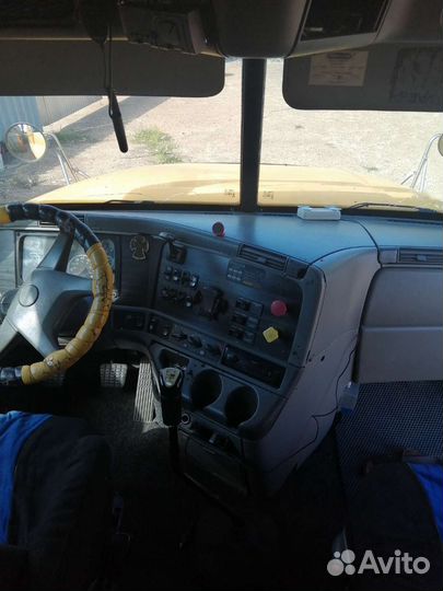 Freightliner Columbia с полуприцепом, 2003