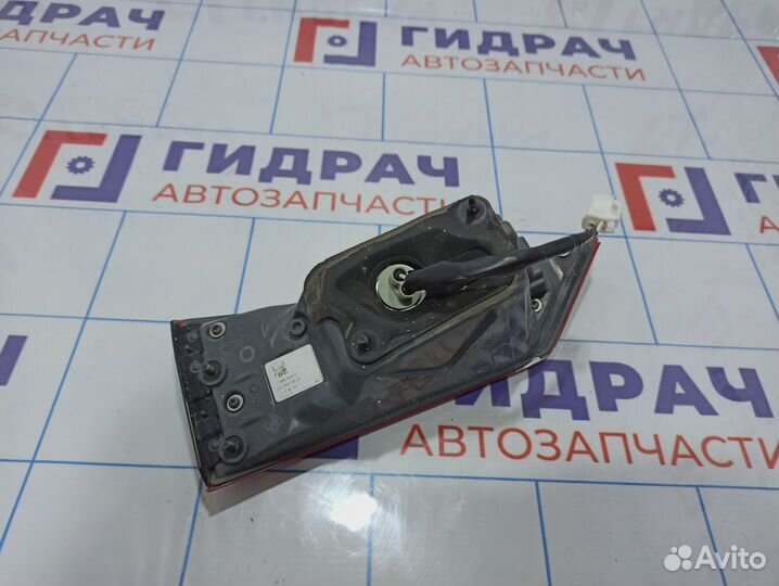 Фонарь задний внутренний правый Lexus IS250 (XE30)