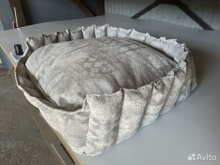 Лежанка для большой собаки новая