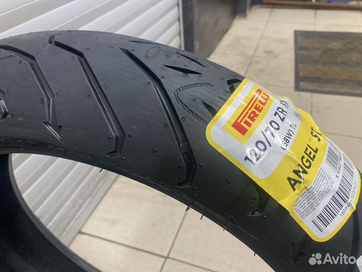 Мотошина 2023 Год Pirelli Angel ST 120/70 ZR17