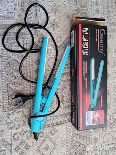 Выпрямитель для волос новый