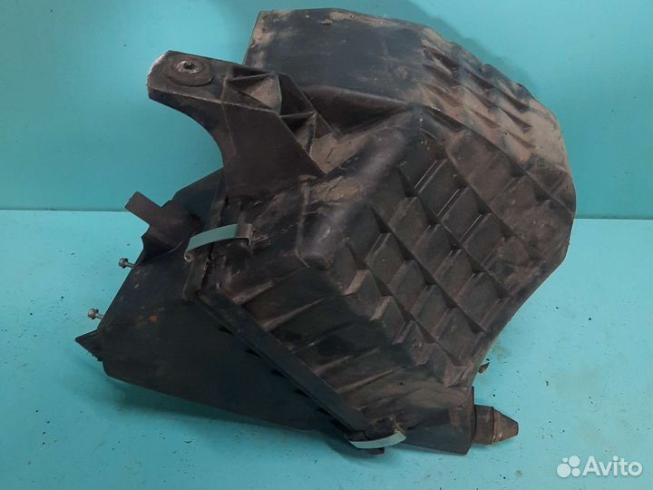 Корпус воздушного фильтра Фольксваген Пассат В5