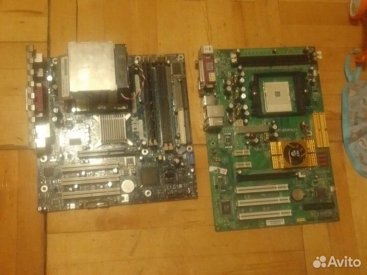 Материнская плата с процессором и памятью