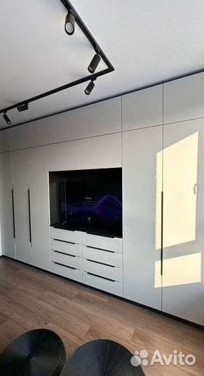 Шкаф с зеркалом