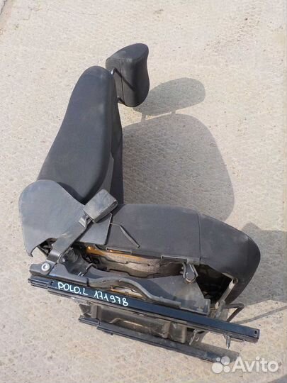 Сидение переднее левое Volkswagen Polo