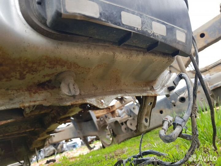 Крыло заднее левое Toyota Land Cruiser Prado 120