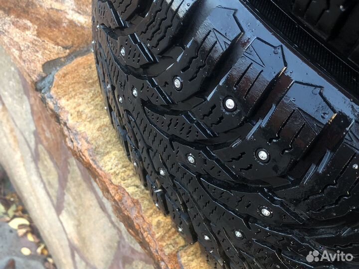 Nokian Tyres Hakkapeliitta 9 SUV 235/60 R18