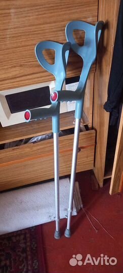 Костыли с подлокотником(1000 за один)