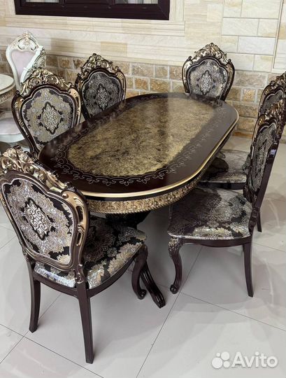 Раскладной кухонный стол и стулья