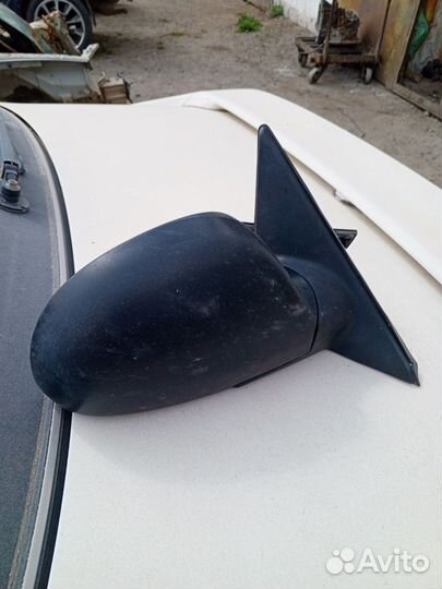 Зеркало правое на hyundai accent