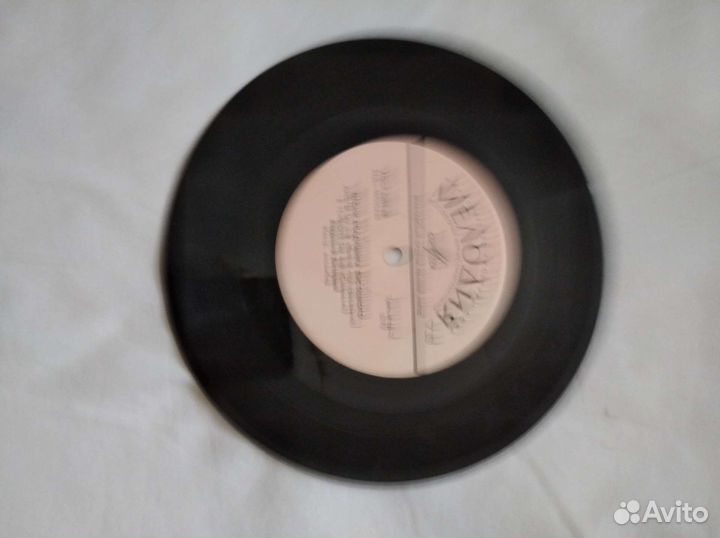 Виниловая пластинка маленьк Высоцкий 1969 год