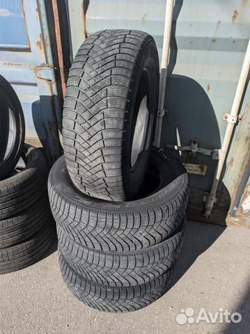 Pirelli Ice Zero 235/65 R17