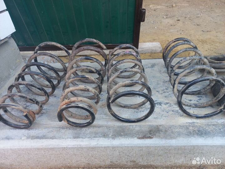 Пружины hyundai акцент,стойка задняя левая