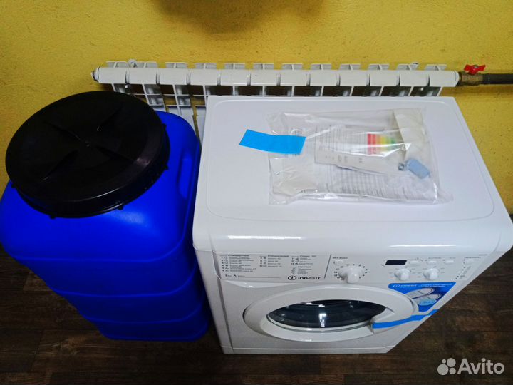 Новая стиральная машинка с баком