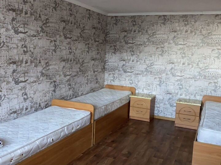 Комната 25 м² в 1-к., 1/2 эт.