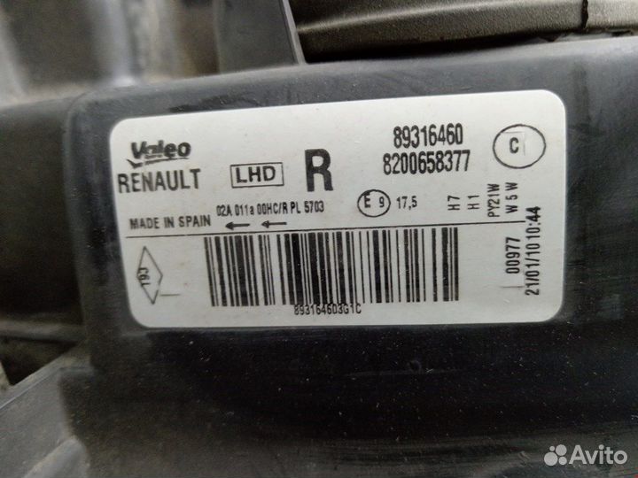 Фара передняя для Renault Modus 8200658377