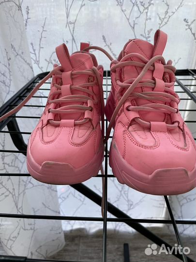 Кроссовки для девочки