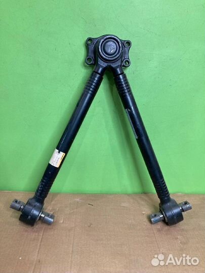 Тяга реактивная V-образная L665 d46. 30 град. \ive