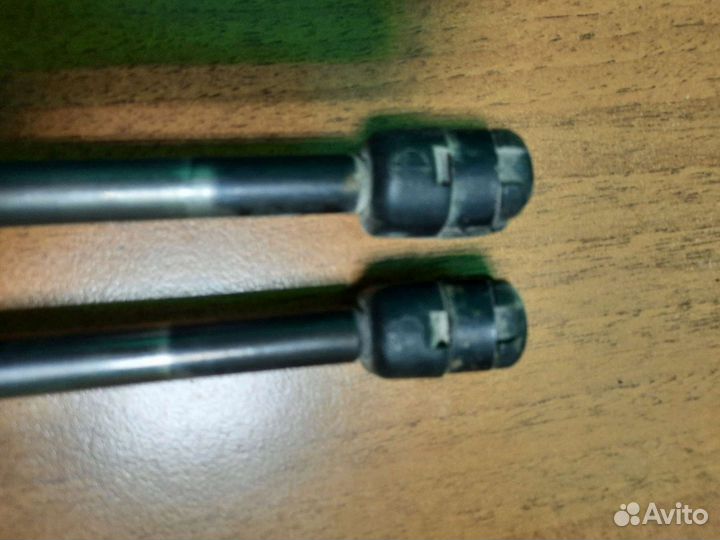 Амортизаторы крышки багажника б/у на VW Sharan 199