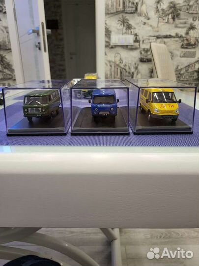 Модели 1:43 в боксах. 