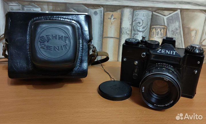 Советский фотоаппарат зенит 11