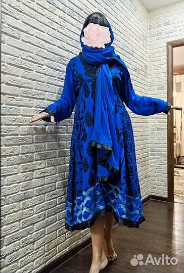 Платье-анаркали и палантин Индия