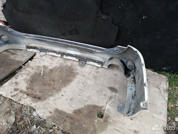 Бампер задний Nissan Serena C25