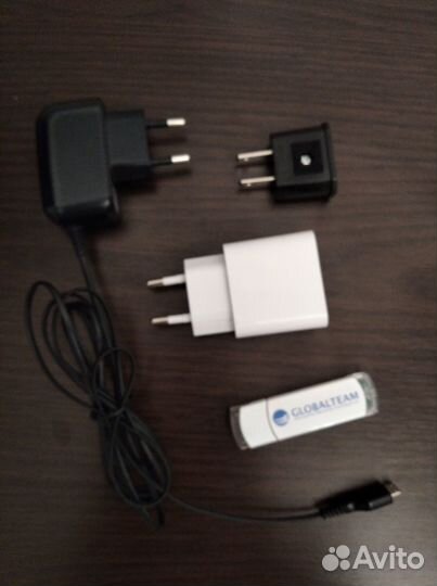 Зарядное устройство, вилка usa/eur, флешка (новые)
