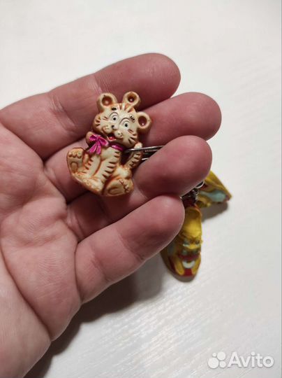 Раритет брелоки кроссовки СССР и тигр