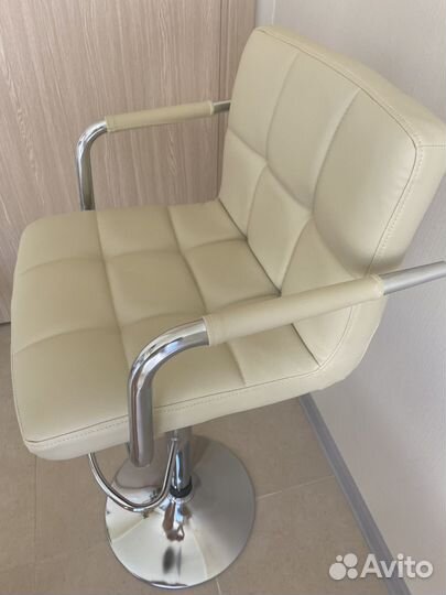 Стул мастера визажиста